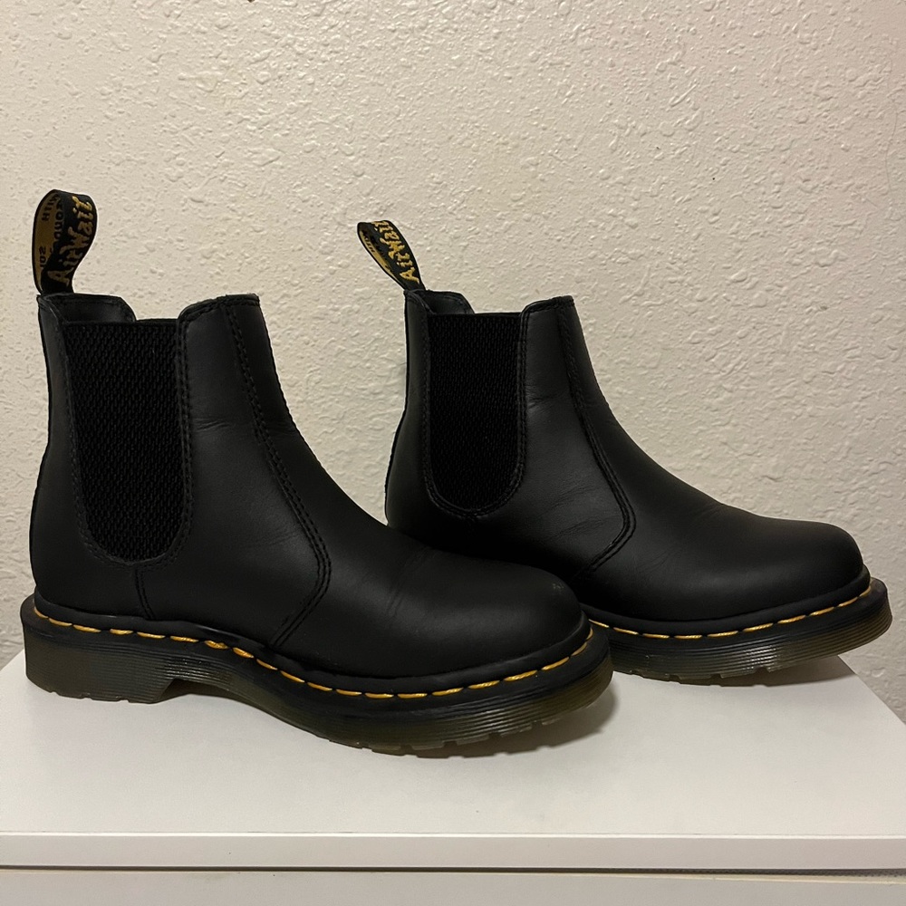 Doc Martens Womens Chelsea Boot